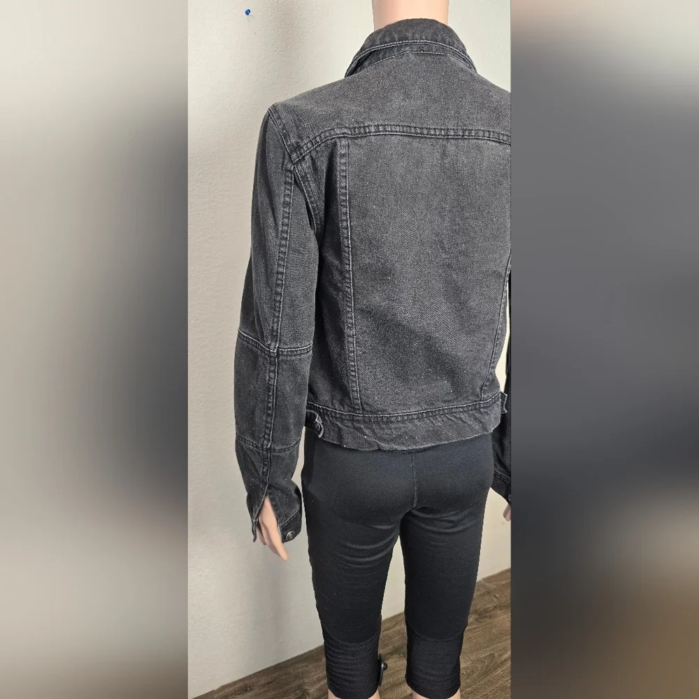 Free People Women’s Jean Jacket Rumors Denim in Washed Black Button Up Size XS - Picture 5 of 15